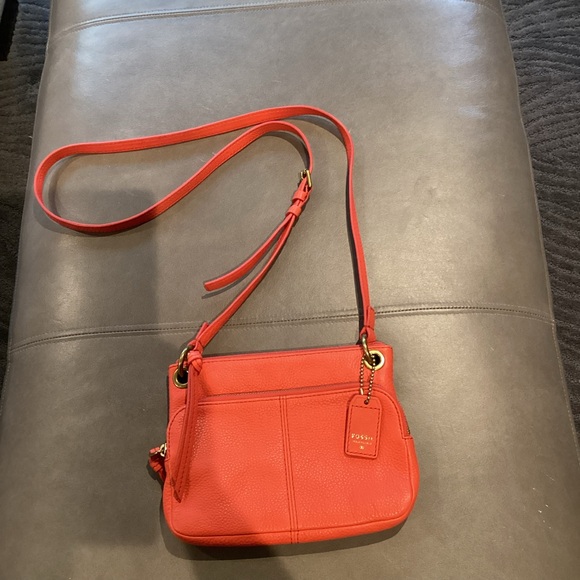 Fossil Vibrant Melon Leather Crossbody Bag in EUC - Picture 3 of 10
